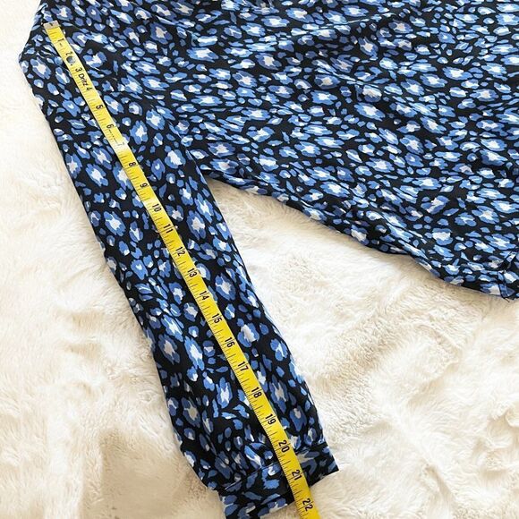 Joie Blue Animal Print Silk Blouse NWOT - Picture 10 of 10